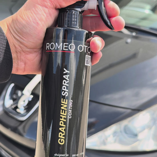 Graphene coating spray gebruikt op motorkap van auto