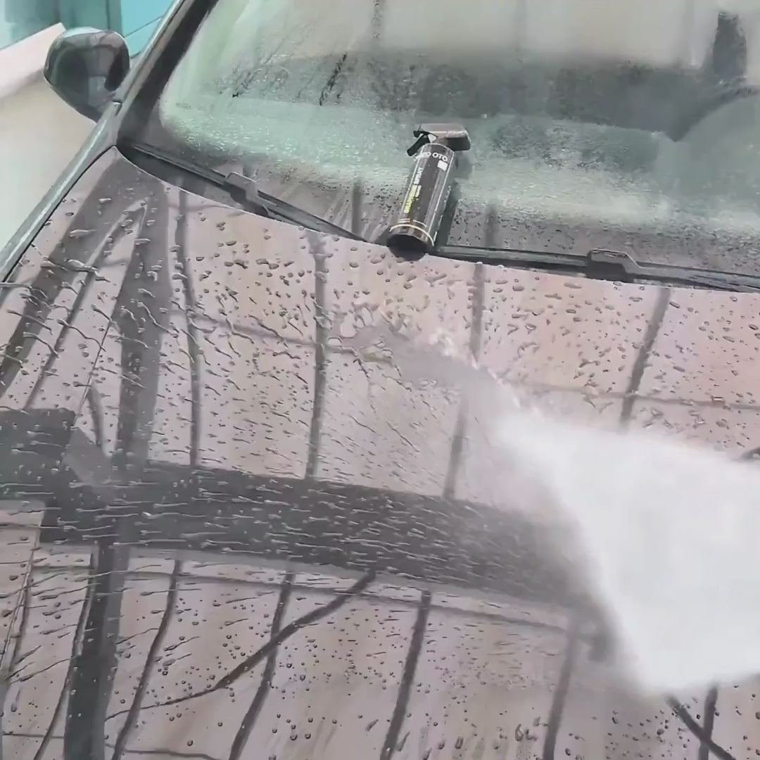 Hydrofobe laag door graphene spray op auto oppervlak